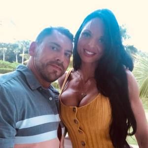 Meet your Posher, Mj